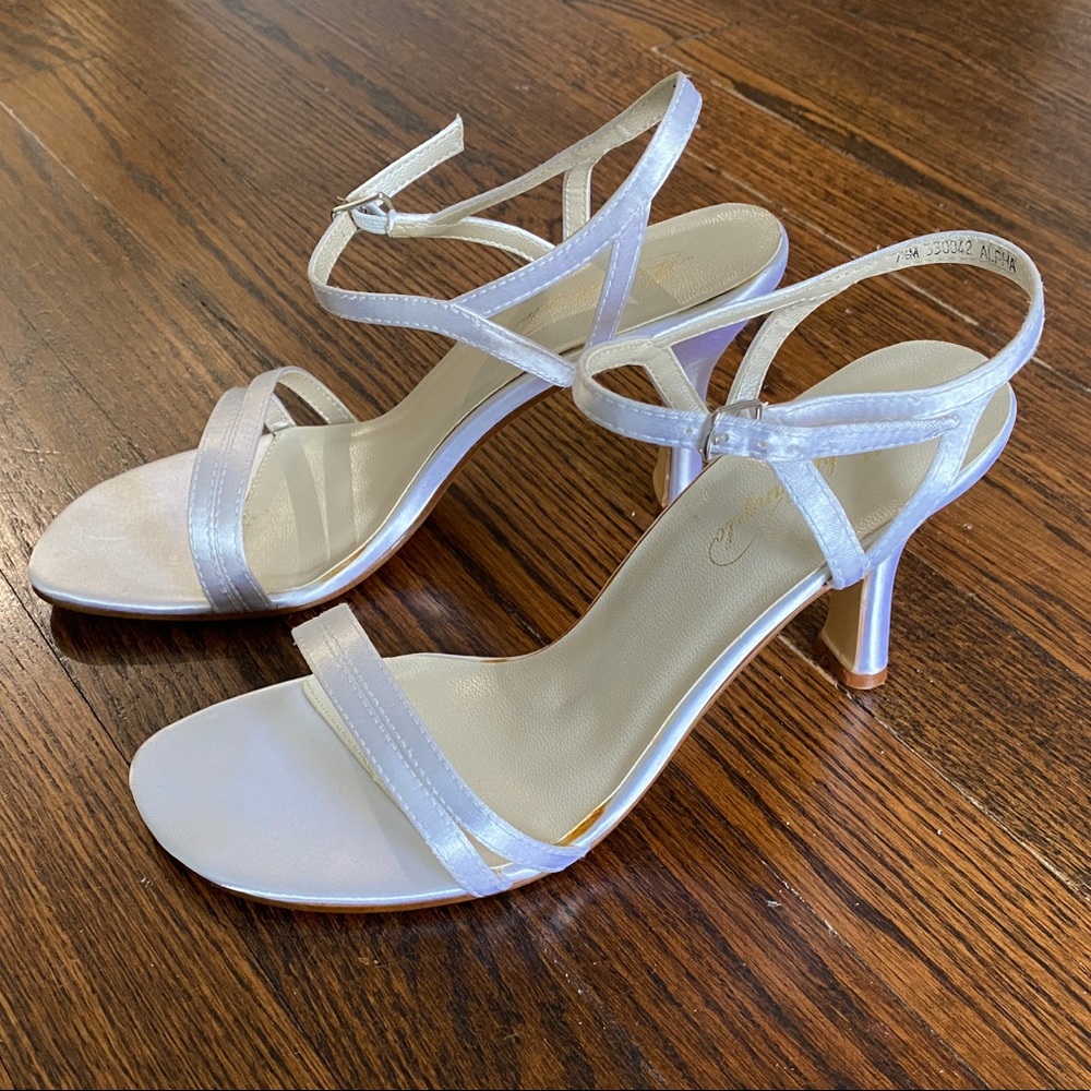 MICHAELANGELO WHITE HEELS